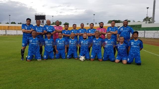 POJOK KANAN ATAS: Salah satu momen Jusup Luluporo bersama Banjarmasin Old Start Selection (BOSS). Arief Inayatullah tepat berada di sebelahnya.