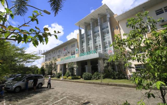 LONJAKAN KASUS: Rumah Sakit Daerah Idaman Banjarbaru mencatat ada kenaikan kasus meninggal Covid-19 dalam satu pekan terakhir. | Foto: Muhammad Rifani/Radar Banjarmasin