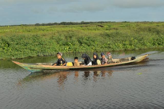 MASIH JERNIH: Sebuah sungai di Paminggir, pedalaman Kalsel. Indeks pencemaran sungai di Banua sebagian besar masuk dalam kategori tercemar sedang. | FOTO: DOK/RADAR BANJARMASIN