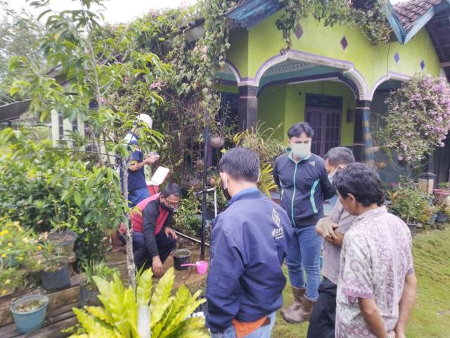 Salah satu desa binaan PT Adaro Indonesia adalah Desa Kambitin Raya yang terletak di Kabupaten Tabalong Kalimantan Selatan.