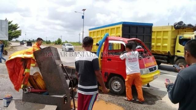 BANYAK KECELAKAAN: Sebuah insiden kecelakaan mobil BPK di Banjarbaru beberapa waktu lalu. Aksi mobil BPK yang cenderung ugal-ugalan meresahkan pengendara di jalanan. | FOTO: DOK/RADAR BANJARMASIN