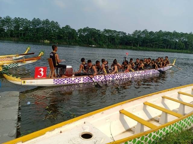 SIAP BERSAING: Lima pedayung binaan PODSI Kalsel mengikuti seleksi di Jabar untuk masuk Timnas Indonesia menuju SEA Games Hanoi 2021.