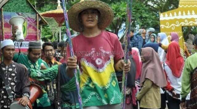 Sasirangan Festival, yang biasanya rutin digelar di Banjarmasin nasibnya terancam ditiadakan tahun depan.