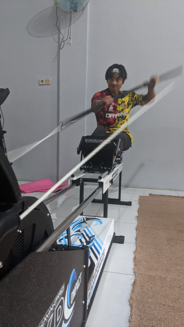 TAMBAH SEMANGAT: Para pedayung binaan PODSI Banjarmasin latihan makin canggih