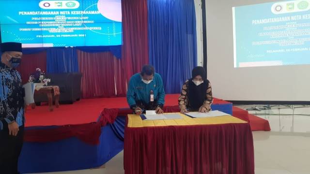 KERJA SAMA: Penandatanganan Nota Kesepahaman Bersama antara Politeknik Negeri Tanah Laut dengan Dinas Perpustakaan dan Kearsipan Kabupaten Tanah Laut dalam bidang pendidikan, penelitian, dan pengabdian masyarakat.