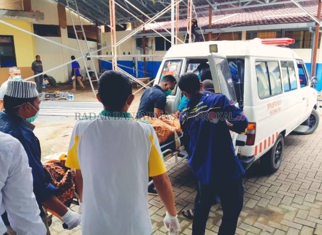 Setelah melalui baku tembak yang sengit dengan petugas kepolisian, Samsul Anwar tewas. Pria 45 tahun itu roboh dengan tiga peluru bersarang di tubuhnya, Senin (22/3).