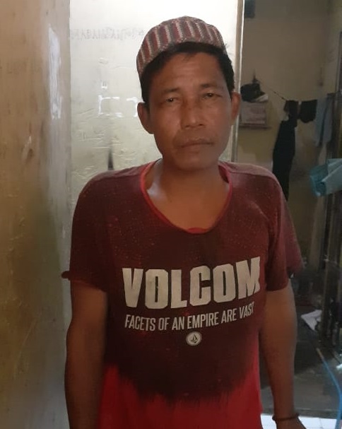 Muhammad Hairil, 46 tahun, warga Kelayan Selatan. Sehari-harinya, Hairil dikenal sebagai pedagang parfum keliling.