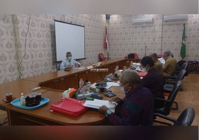 UJI KOMPETENSI: Suasana uji kompetensi pejabat pimpinan tinggi pratama, Selasa (16/3) kemarin.