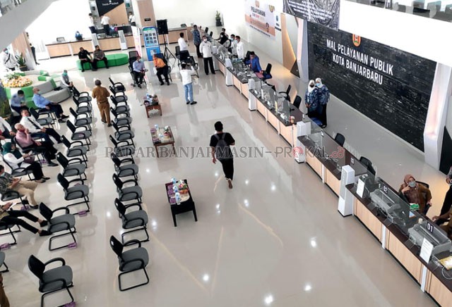TREN: Suasana mal pelayanan publik (MPP) di Banjarbaru, beberapa waktu lalu. Pembangunan MPP jadi tren di daerah saat ini. | FOTO: SUTRISNO/RADAR BANJARMASIN