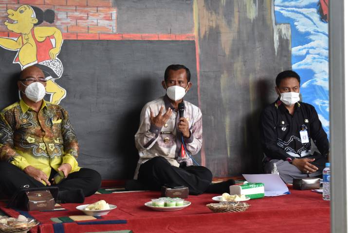 RAKOR: Bupati Tanah Laut HM Sukamta pimpin rapat koordinasi jelang paskah.