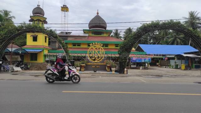 ASRI: Suasana Masjid Al Abrar Desa Gambah Luar, Kandangan, Hulu Sungai Selatan.