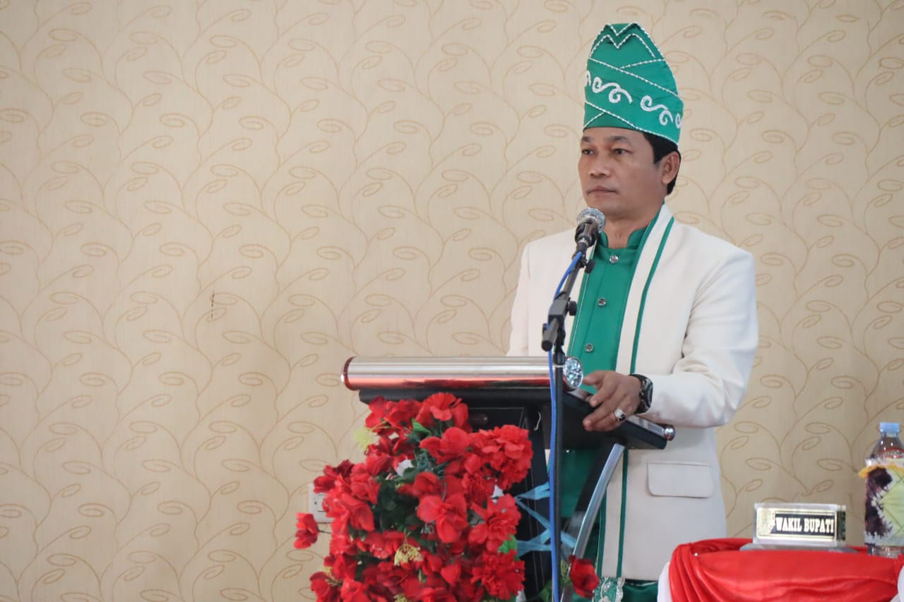 PARIPURNA: Bupati Balangan, Abdul Hadi, saat menyampaikan pidatonpada rapat paripurna eringatan HUT Balangan ke-18. | FOTO: HUMAS FOR RADAR BANJARMASIN.