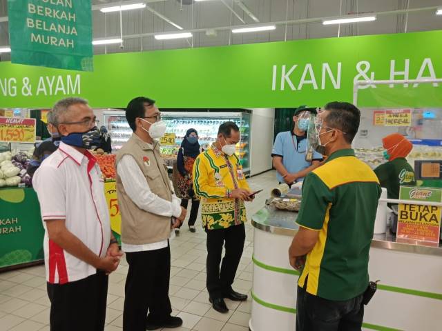 PANTAUAN PASAR: YLK Kalsel mengingatkan pedagang dan pelaku usaha agar senantiasa memperhatikan kualitas dan keamanan produk yang dijual ke masyarakat.