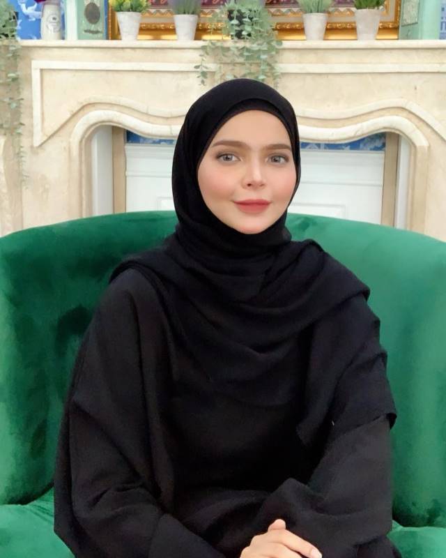 KEGIATAN: Ketua TP PKK Kota Banjarbaru Vivi Zubedi saat berkegiatan dalam program-program yang dijalankannya. | FOTO: HUMAS DAN PROTOKOL PEMKO BANJARBARU