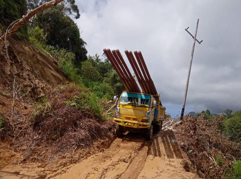 LISTRIK: PLN berhasil menghadirkan listrik di Kampung Bonti, Desa Balocci Baru, Kecamatan Balocci, Kabupaten Pangkep, Sulawesi Selatan. | FOTO: PLN FOR RADAR BANJARMASIN