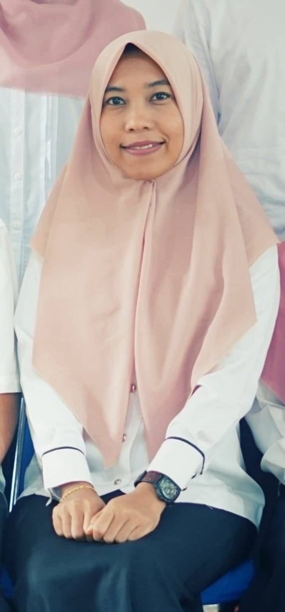 Penulis: Riry Magriaty