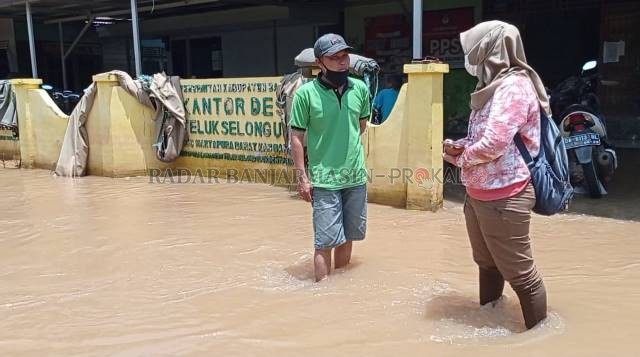 JANGAN TERULANG LAGI: Banjir di Kabupaten Banjar beberapa waktu lalu. Pemprov Kalsel bekerjasama dengan kementerian menangani banjir di Kalsel. | FOTO: DOK/RADAR BANJARMASIN