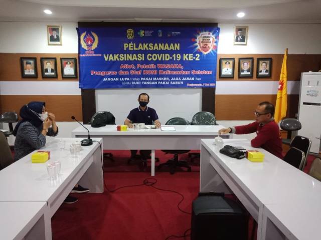 TAHAP AWAL: Tim Penjaringan dan Penyaringan (TPP) Balon Caketum KONI Kalsel mengadakan rapat terbatas di Aula KONI Kalsel, Sabtu (29/5).