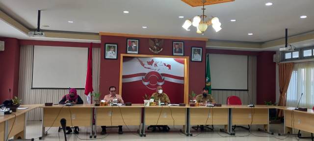 TAMU KUNKER: Sekretaris Daerah Tanah Laut H Dahnial Kifli saat menerima kunjungan kerja Komisi I DPRD Provinsi Kalsel.