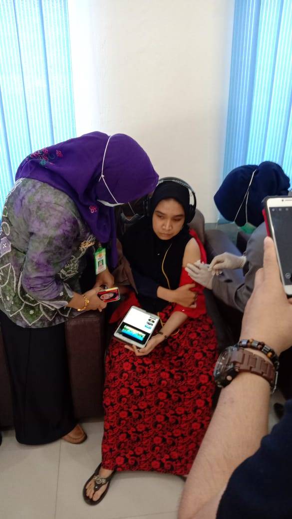 TERUS DIGENJOT: Pemko Banjarbaru melakukan vaksinasi kepada kalangan penyandang disabilitas beberapa waktu lalu. Rp4 miliar dikucurkan untuk mendukung vaksinasi. | FOTO: HUMAS DAN PROTOKOL PEMKO BANJARBARU