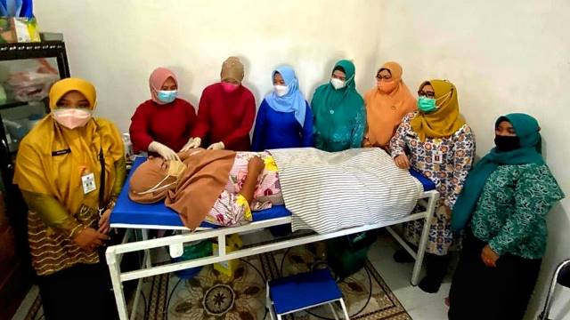 METODE: DKBP3A menggelar layanan KB serentak di Tanah Bumbu dalam rangka memperingati Hari Keluarga Nasional ke-28