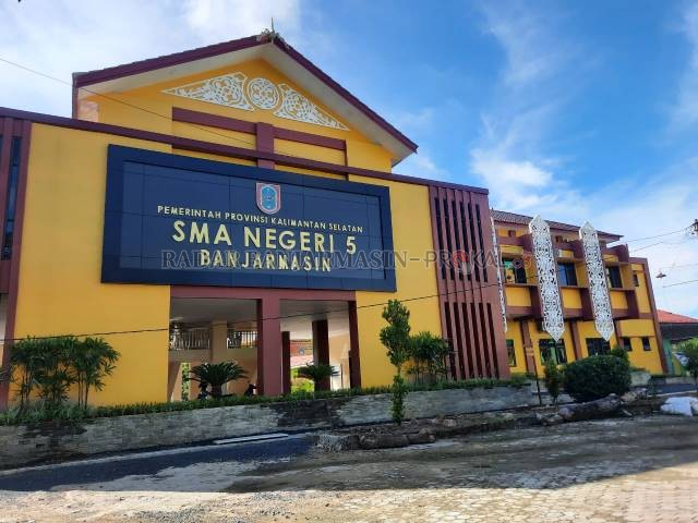 DIANGGAP SIAP: SMAN 5 Banjarmasin menjadi salah satu sekolah yang dijadikan percontohan untuk pembelajaran tatap muka di Banjarmasin. | FOTO: M OSCAR FRABY/RADAR BANJARMASIN
