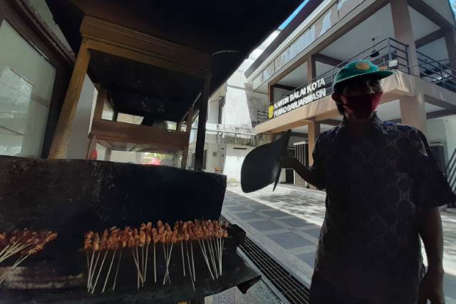 Rampung dibangun tahun 2020 lalu, kantin di kantor Wali Kota Banjarmasin tak kunjung diisi pedagang.