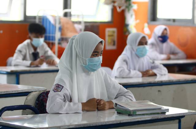 GAGAL LAGI: Pembelajaran tatap muka (PTM) di Jawa. Di Kalsel rencana itu dipastikan batal karena tak dapat persetujuan. | Foto: Ist