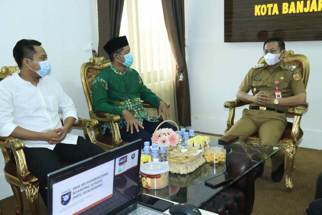 PENDIDIKAN: Wakil Wali Kota Banjarbaru Wartono SE saat beraudiensi dengan Pimpinan Daerah Muhammadiyah Kota Banjarbaru di Ruang Tamu Wakil Wali Kota Banjarbaru, kemarin (12/7). | FOTO: HUMAS DAN PROTOKOL PEMKO BANJARBARU