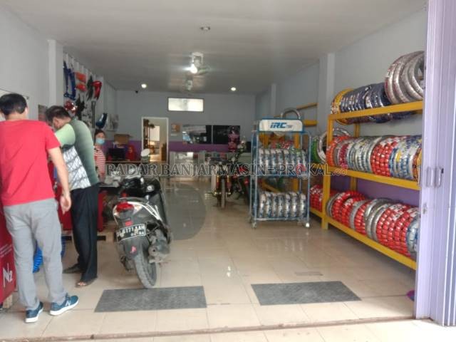 HARUS KREATIF: Usaha bengkel kini mulai jemput bola dengan melayani langsung ke rumah pelanggan. | Foto: Fauzan/Radar Banjarmasin