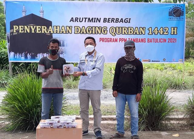 BERKURBAN: Arutmin Batulicin berkurban sebanyak kurban 3 ekor sapi jantan dengan jenis Brahman di area Rumah Tahfiz PT Arutmin Indonesia. | FOTO: ARUTMIN FOR RADAR BANJARMASIN