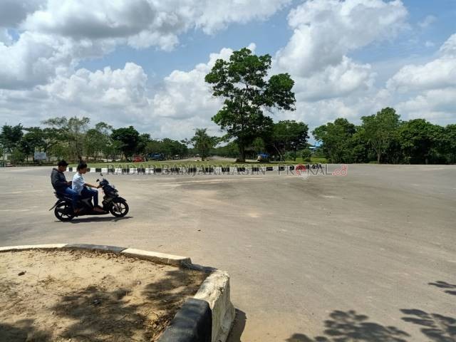 TERTIB BERLALU LINTAS: Dinas Perhubungan (Dishub) Tapin akan memasang rambu-rambu di kawasan RTH Rantau Baru. | Foto: Rasidi Fadli/Radar Banjarmasin