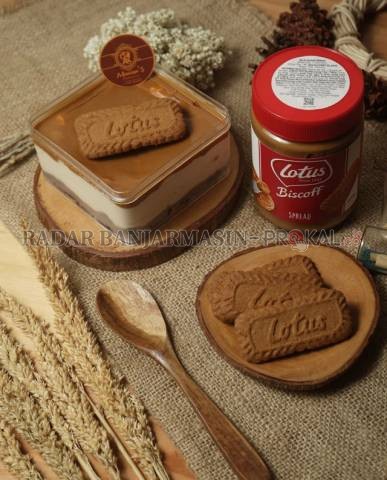 BEST SELLER: Lotus Biscoff Dessert menjadi best seller di Mawar Patisseries. Krim biskuit karamel asal Belgia itu menambah cita rasa pada produk ini. | FOTO: MAWAR PATISSERIES FOR RADAR BANJARMASIN