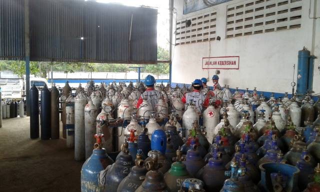 MASIH MINIM: Stok oksigen di PT Samator Landasan Ulin Utara, Kota Banjarbaru.  Kalsel setiap harinya kekurangan 12 ton oksigen. | FOTO: SUTRISNO/RADAR BANJARMASIN