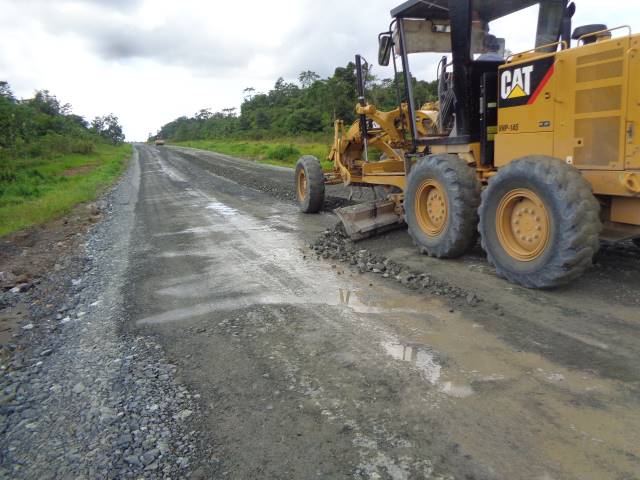 TERKENDALA ANGGARAN: Pembangunan proyek jalan bebas hambatan Banjarbaru - Batulicin, baru-baru tadi. Besarnya anggaran yang diperlukan di tengah pandemi Covid-19, membuat Pemprov Kalsel tidak bisa merampungkan pembangunan jalan sepanjang 125 kilometer ter