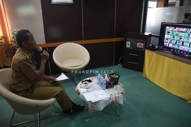 KOMITMEN: Bupati Tala HM Sukamta saat menjadi narasumber secara virtual pada wisuda program studi sarjana keperawatan di Sekolah Tinggi Ilmu Kesehatan Suaka Insan Banjarmasin.
