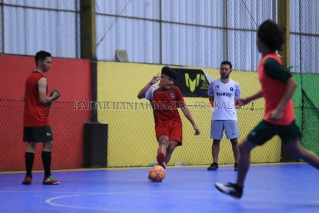 INTENS: Tim futsal putra Kota Banjarmasin menjalani latihan intens di Lapangan Menara Futsal Banjarmasin, dalam sepekan terakhir.