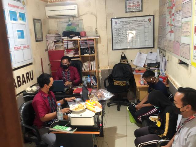 TEGA:Sepasang kekasih yang tega membuang bayi hasil hubungan luar nikah, berhasil diungkap aparat Polres Kotabaru.