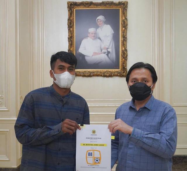 PEMAIN BARU: Barito Putera memperkenalkan pemain muda Muhammad Buyung Ismu Lessy yang baru direkrut.