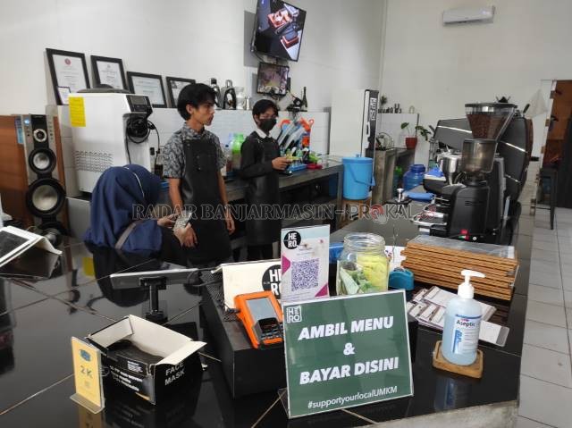 MINTA DILIBATKAN: Para owner kafe kesal lantaran tidak dilibatkan dalam uji publik Raperda Pajak dan Retribusi Daerah. | FOTO: JAMALUDDIN/RADAR BANJARMASIN