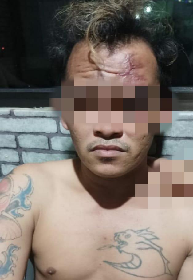 PELAKU: RY, pria yang mengamuk sambil membawa golok di Desa Kaong, Kabupaten Tabalong.