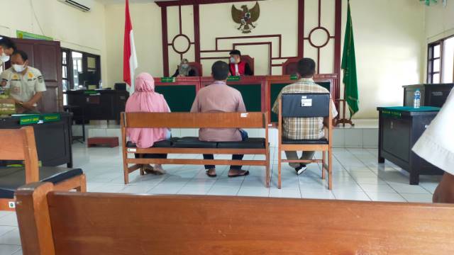 SANKSI: Suasana sidang salah satu pemilik pangkalan LPG 3 Kg di Pengadilan Negeri Pelaihari.