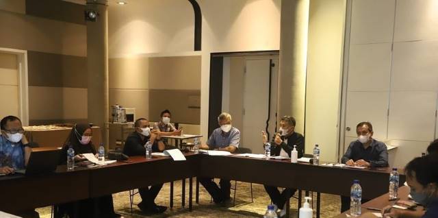 Suasana rapat koordinasi Pemkab Tala dengan Direktorat Jenderal (Ditjen) Perkebunan Kementerian Pertanian Republik Indonesia (Kementan RI) yang diwakili Asisten Bidang Perekonomian dan Pembangunan Sekretariat Daerah (Setda) Tala H Akhmad Hairin