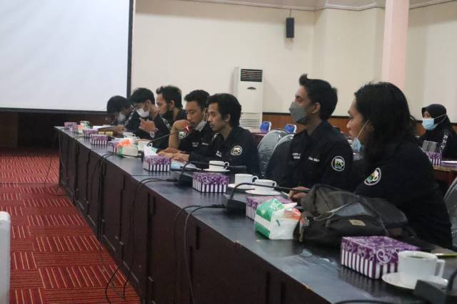 ASPIRASI: Anggota Gelas Budaya Tapin saat audiensi dengan DPRD Tapin. Kelompok pemuda ini menginginkan adanya Perda tentang Kesenian dan Budaya di Bumi Ruhuy Rahayu. | FOTO: GELAS BUDAYA TAPIN FOR RADAR BANJARMASIN