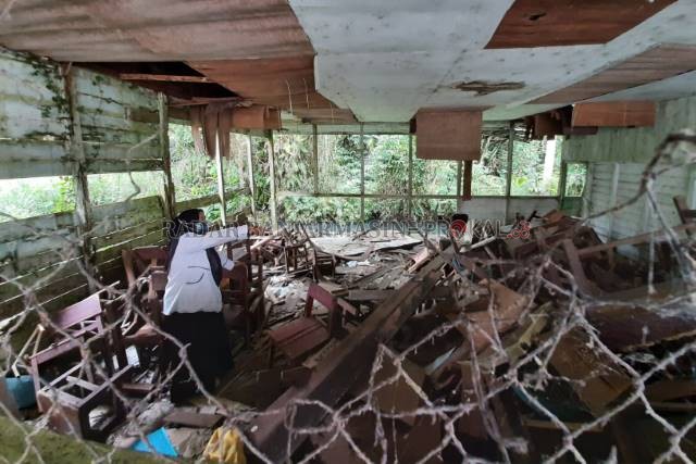 SEPERTI GUDANG: Beginilah keadaan SDN Inklusi Banua Anyar 4 setelah direndam banjir awal tahun kemarin. Perbaikan dari pemko sangat dinantikan. | FOTO: WAHYU RAMADHAN/RADAR BANJARMASIN