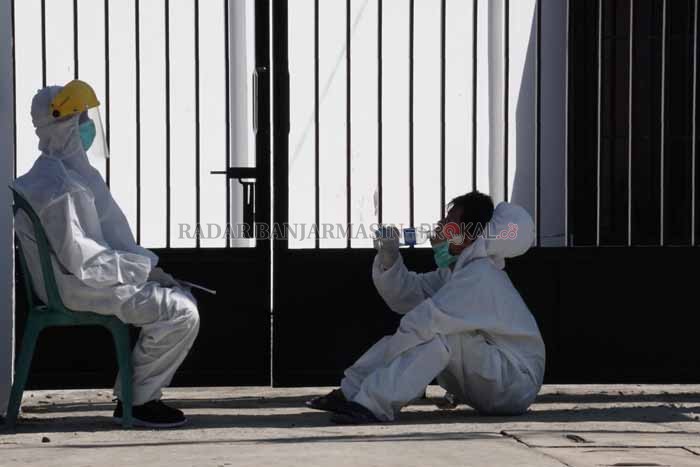 GARDA TERDEPAN: Pemko Banjarmasin mesti lebih memerhatikan nakes. Lantaran tak mudah bekerja di garda terdepan menangani Covid-19. | FOTO: WAHYU RAMADHAN / RADAR BANJARMASIN