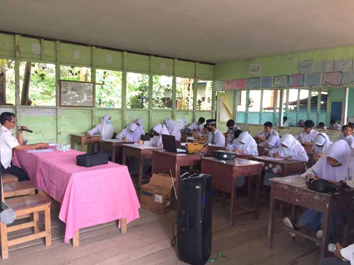 ANTISIPASI DINI: BNNK Batola gelar penyuluhan bahanya narkoba kepada pelajar di tiga kecamatan berbeda yang ada di Batola.