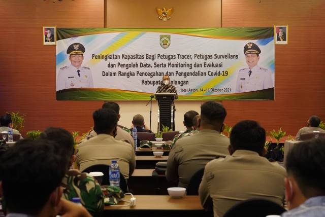 ARAHAN : Plt. Sekdakab Balangan, Yuliansyah Rakhman saat membuka pelatihan. | FOTO: HUMAS FOR RADAR BANJARMASIN.