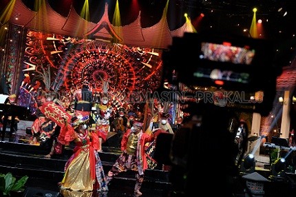 Dalam rangka merayakan HUT RI ke 76 TVRI Jakarta menggelar konser Indonesia Tangguh Selasa (17/8/2021). Dengan adanya peralihan ke TV Digital ini justru memberikan potensi besar penambahan jumlah stasiun dan keragaman tayangan. Penghematan penggunaan frek