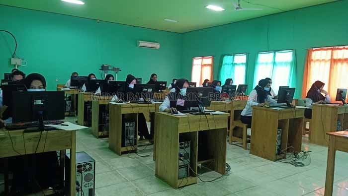 TES TAHAP 1: Ratusan guru mengikuti seleksi tahap 1 PPPK di SMKN 2 Marabahan beberapa bulan lalu.